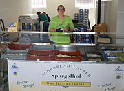 Spargel gibt es in der Spargelzeit im neuen Hofladen (&copy;Foto: Martin Schmitz)